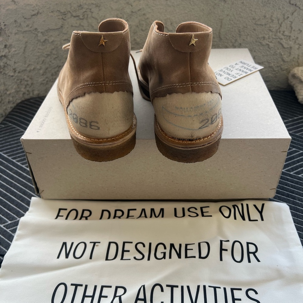 Brand new in box ..Stunning Men’s boots’ perfect for Fall!